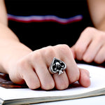 Anillo de Espadas con Calavera