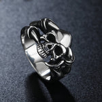 Anillo Garra y Calavera