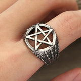 Anillo Manos de Esqueleto y Pentagrama